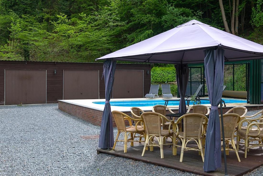 Auberge De La Lesse Celles  Екстериор снимка
