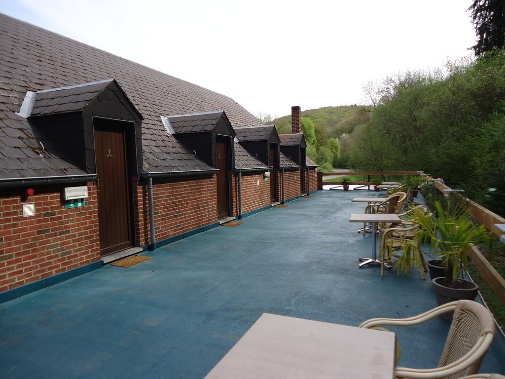 Auberge De La Lesse Celles  Екстериор снимка