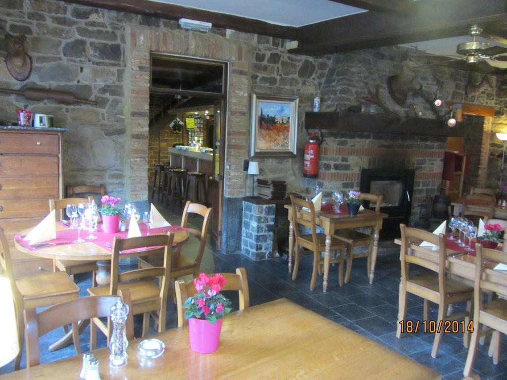 Auberge De La Lesse Celles  Екстериор снимка