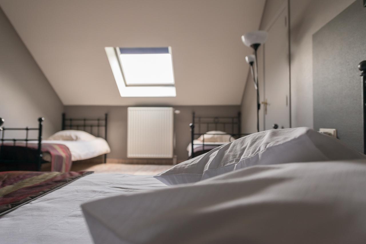 Auberge De La Lesse Celles  Екстериор снимка