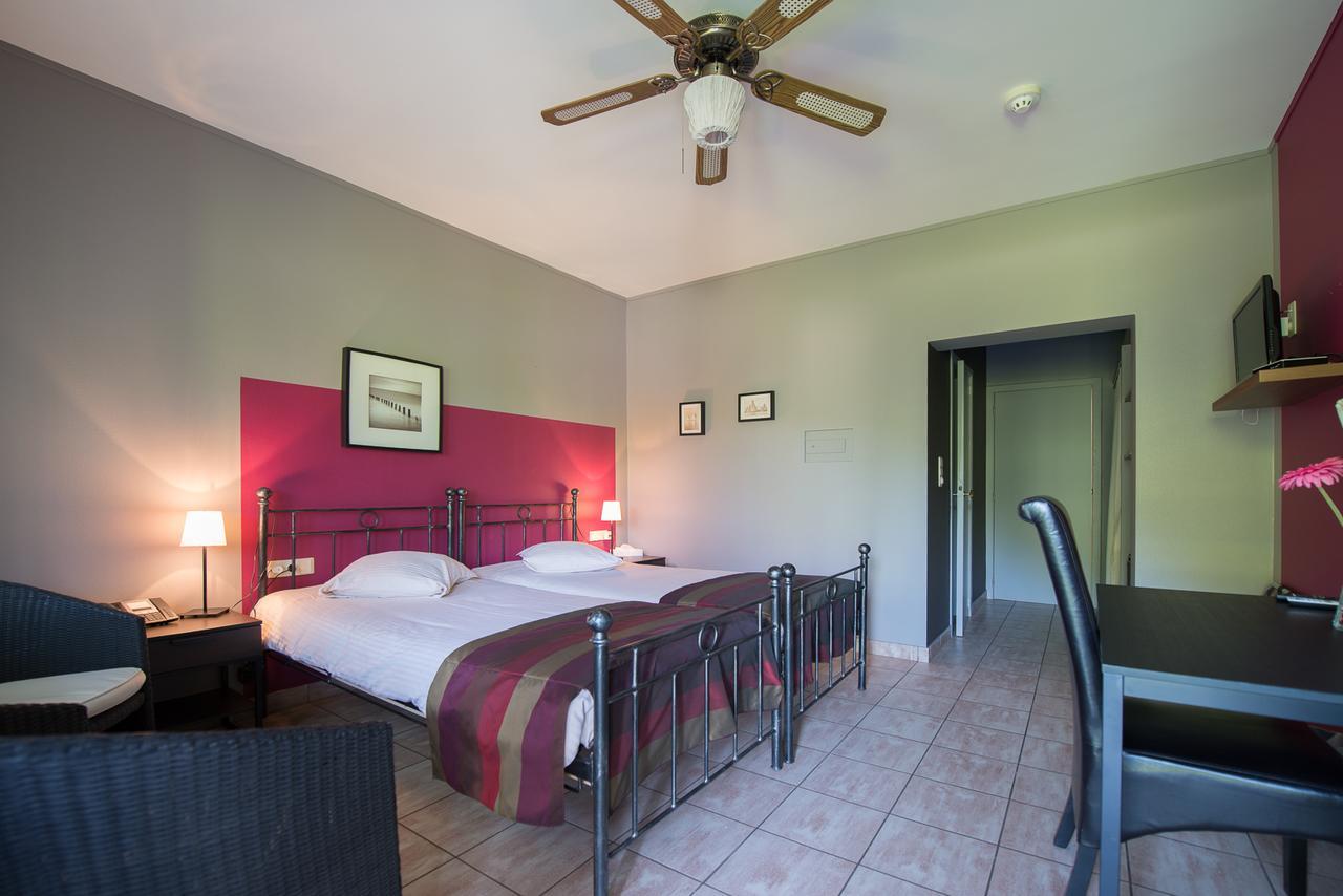 Auberge De La Lesse Celles  Екстериор снимка