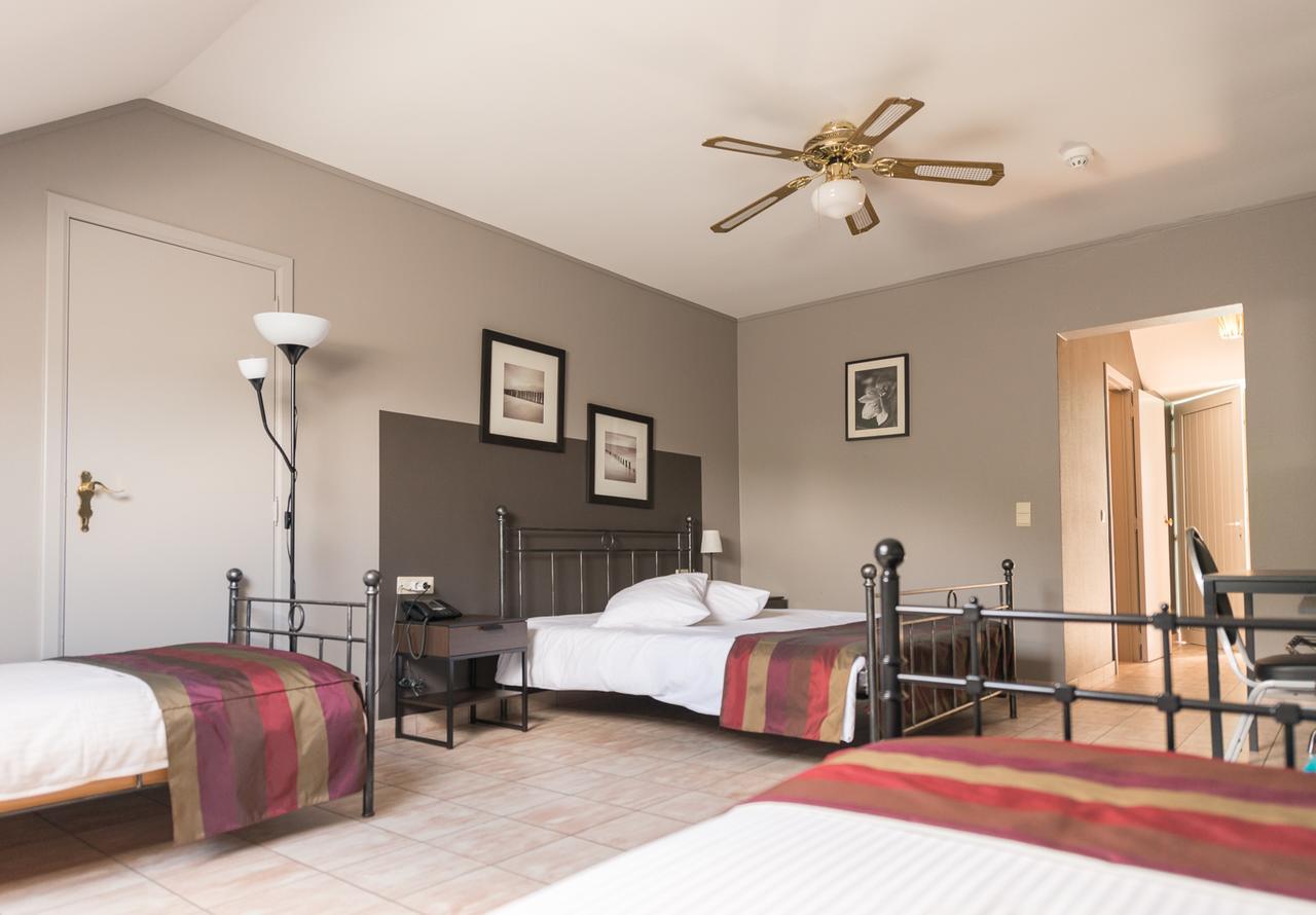 Auberge De La Lesse Celles  Екстериор снимка