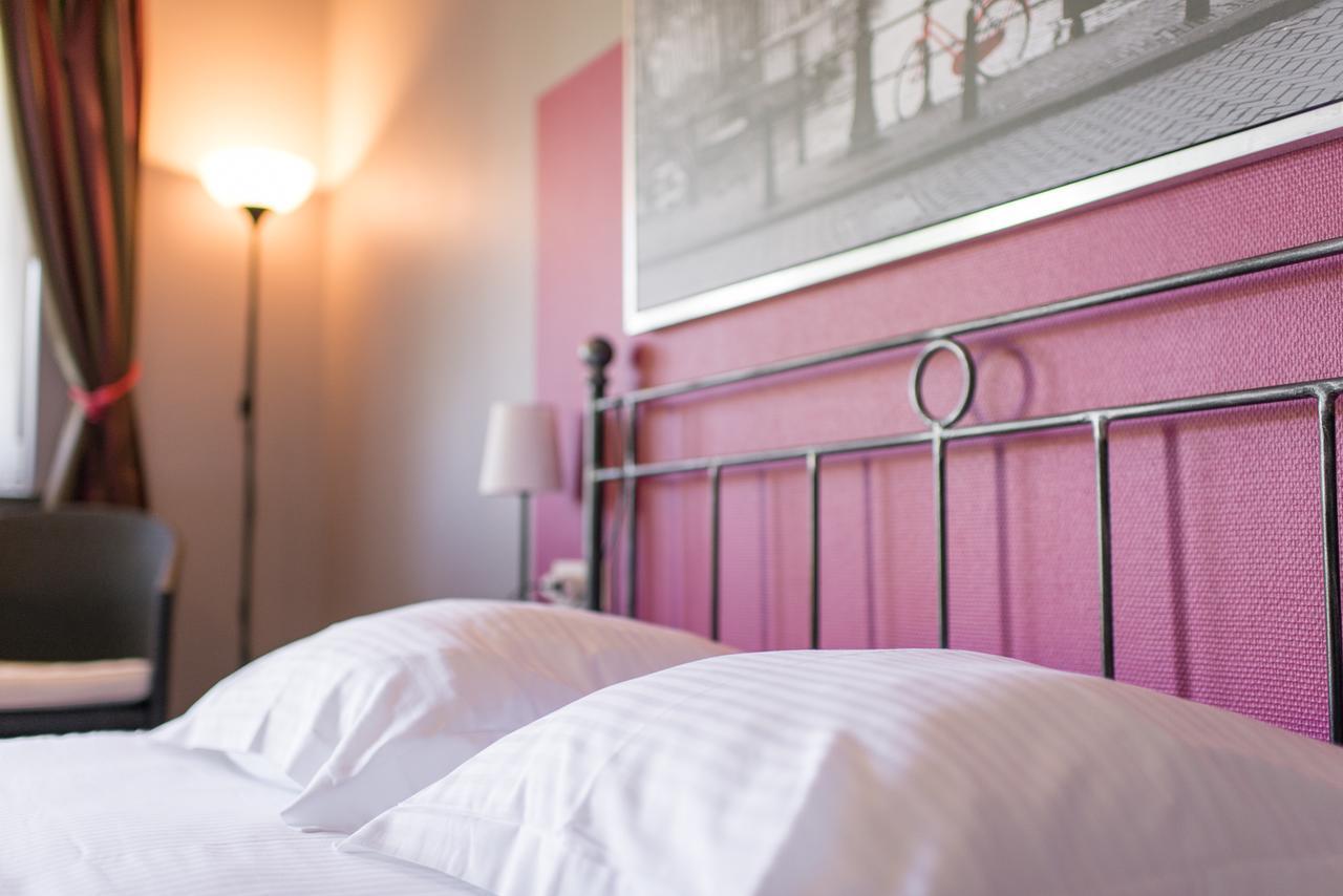 Auberge De La Lesse Celles  Екстериор снимка