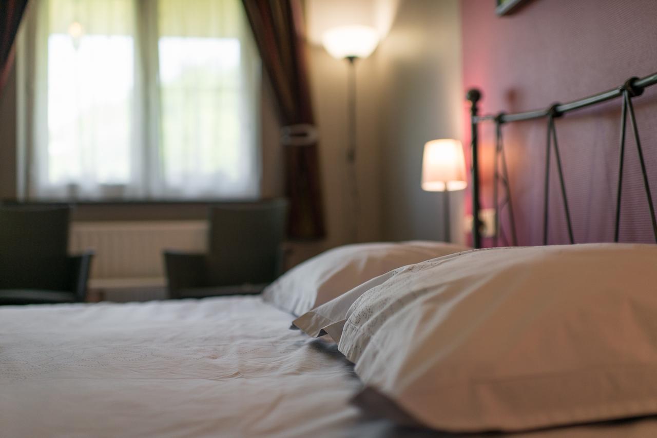 Auberge De La Lesse Celles  Екстериор снимка
